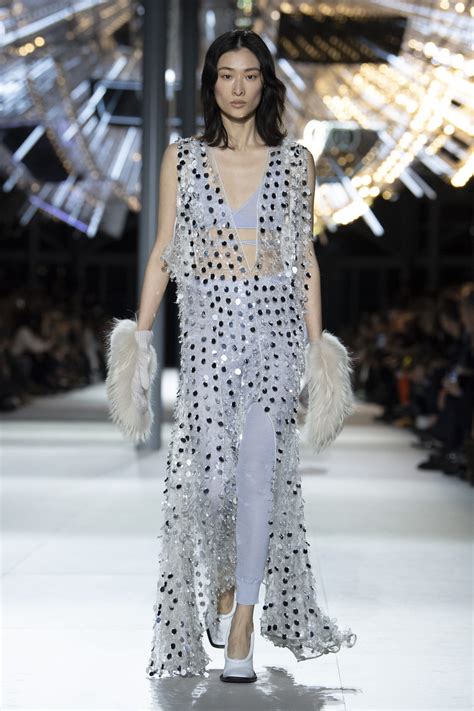 sfilata p e 2019 louis vuitton nicolas ghesquière